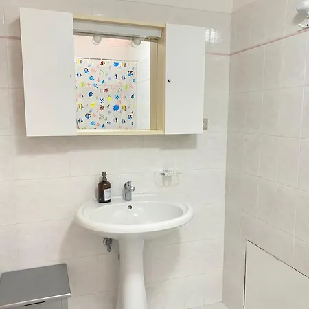 Quadrilocale Doppi Servizi, Piano Terra, Giardino E Posto Auto Wi-fi