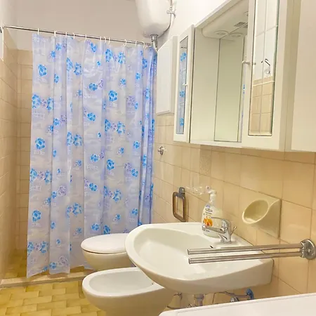 Appartement Quadrilocale Doppi Servizi, Piano Terra, Giardino E Posto Auto Wi-fi Numana