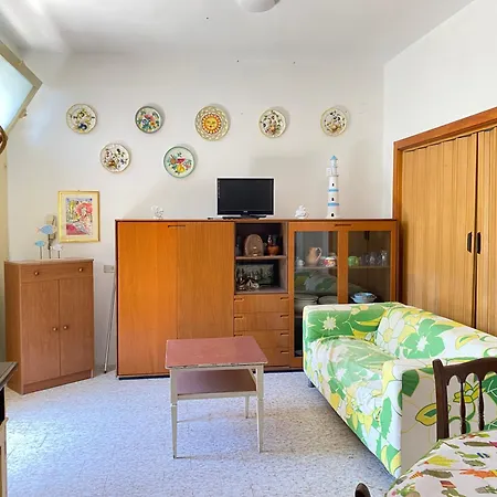 Quadrilocale Doppi Servizi, Piano Terra, Giardino E Posto Auto Wi-fi Lägenhet