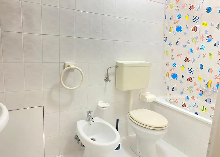 Quadrilocale Doppi Servizi, Piano Terra, Giardino E Posto Auto Wi-fi Διαμέρισμα