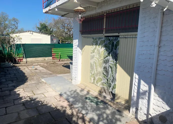 Quadrilocale Doppi Servizi, Piano Terra, Giardino E Posto Auto Wi-fi Numana